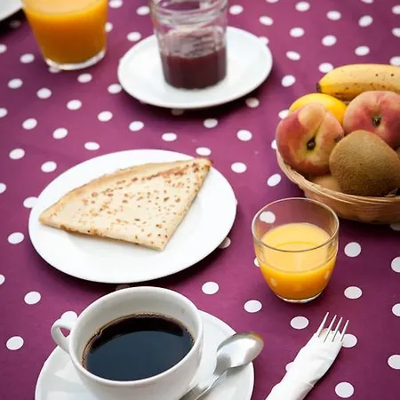 Chambres D'hotes Au Nid Des Thes Bed and Breakfast *