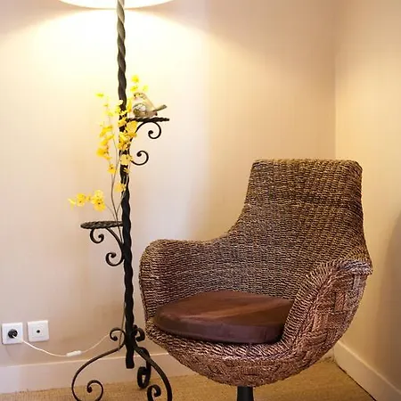 Chambres D'hotes Au Nid Des Thes Bed and Breakfast *